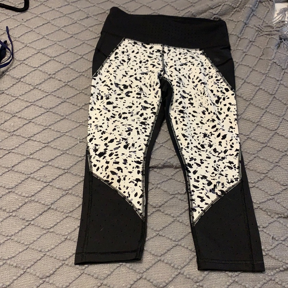 Athleta Cropped Leggings